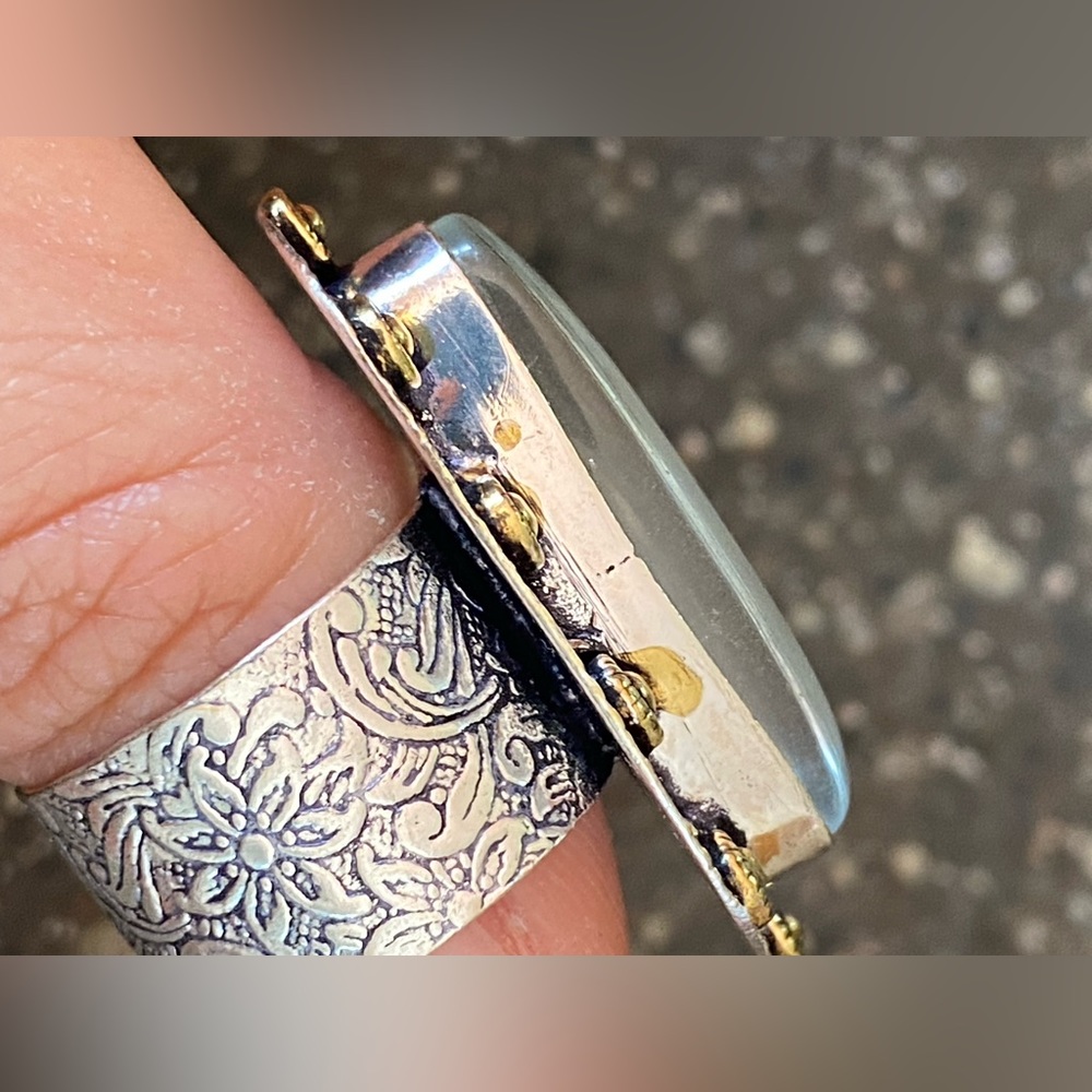 Clear “topaz” Two Toned Ring - Picture 11 of 13